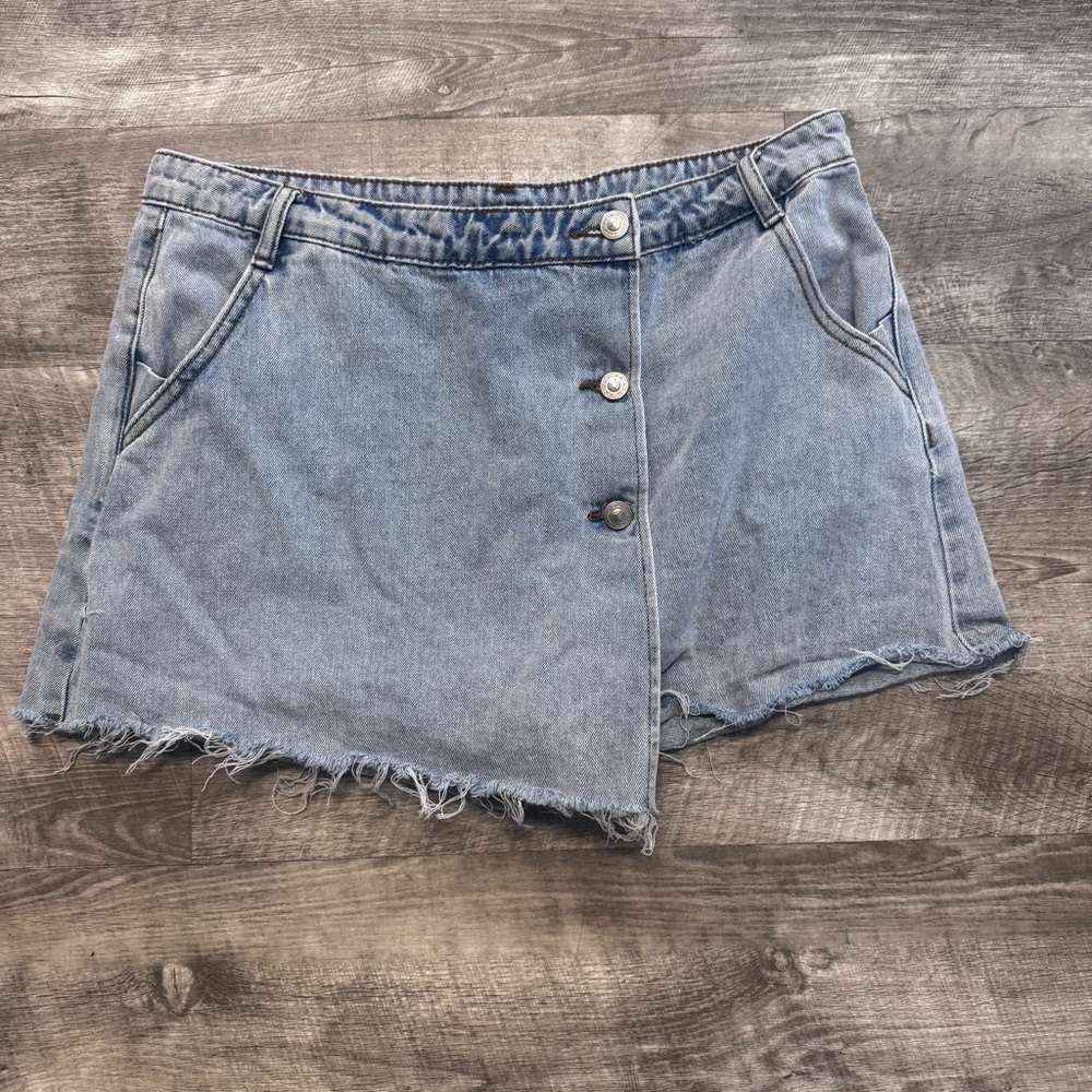 Princess Polly NWOT Asymmetrical Denim Skort Mini Raw Hem Womens Sz. 10